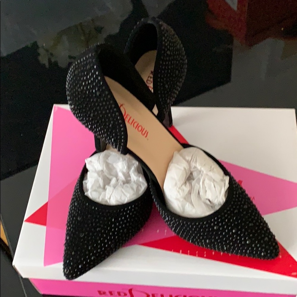 Black 7 1/2 heels